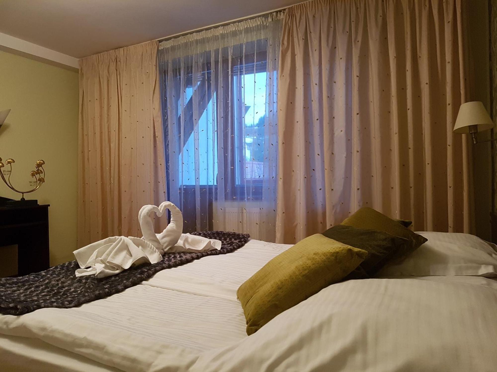 Hotel Esprit Брашов Экстерьер фото