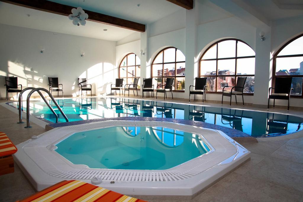 Hotel Esprit Брашов Экстерьер фото