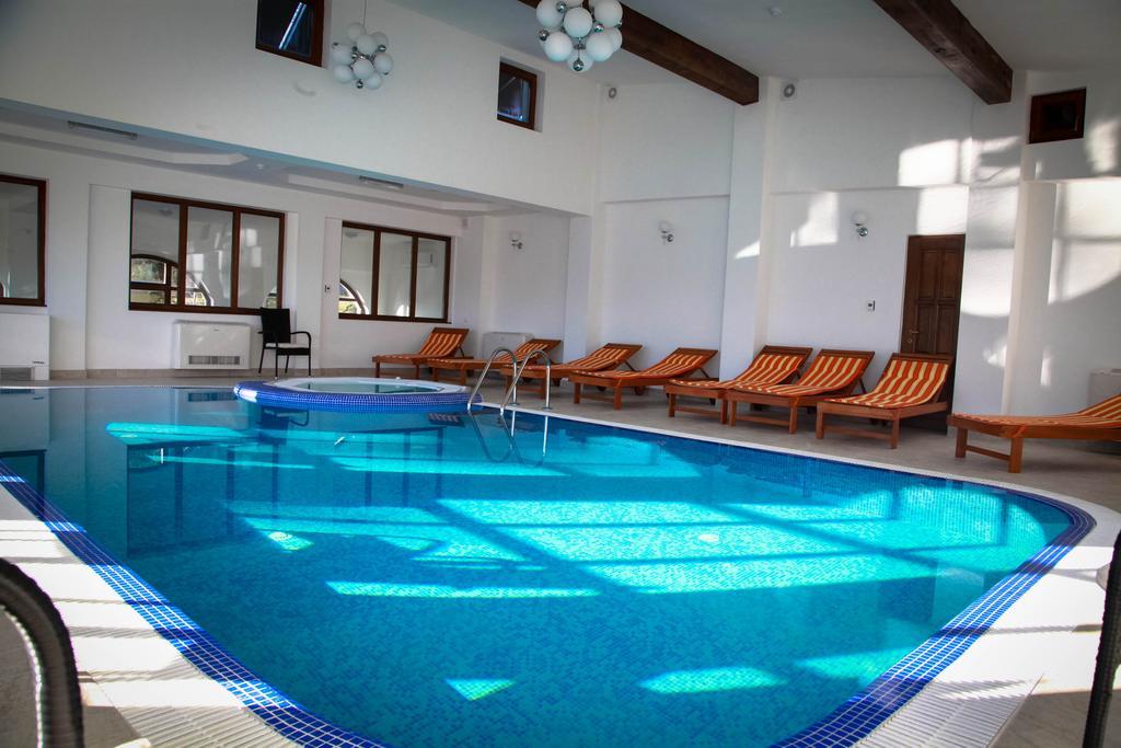 Hotel Esprit Брашов Экстерьер фото