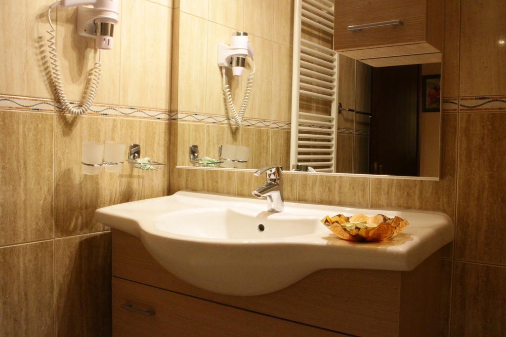 Hotel Esprit Брашов Экстерьер фото
